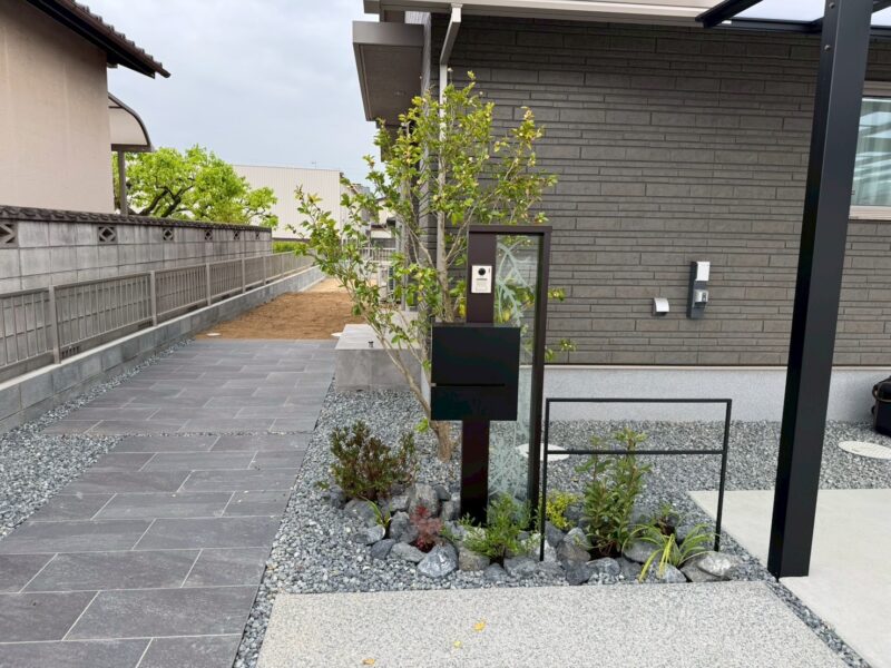 住宅と調和する、機能美あふれるエクステリア